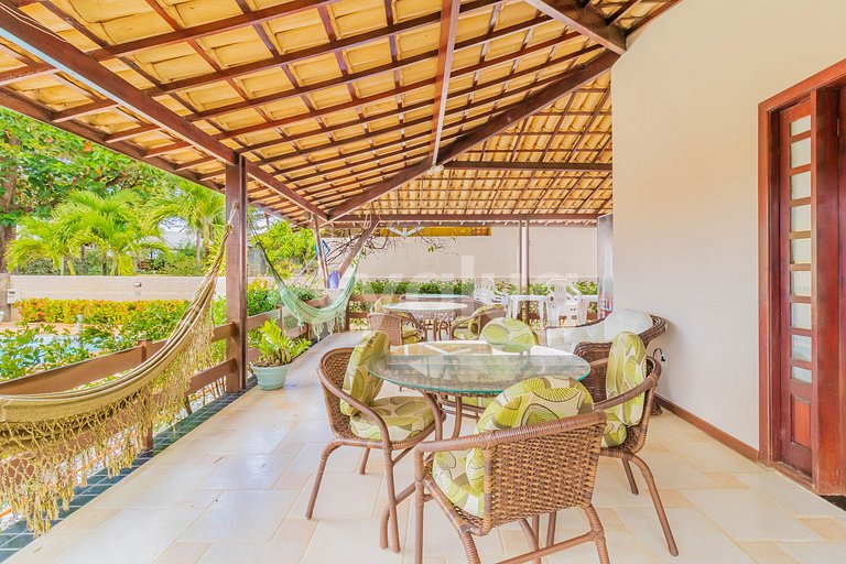 Great House 6 Bedrooms 50m from the Beach