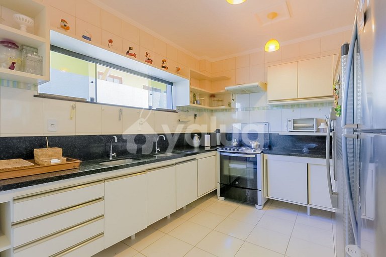 Casa 8 Dormitorios a 50m de la Playa - Guarajuba