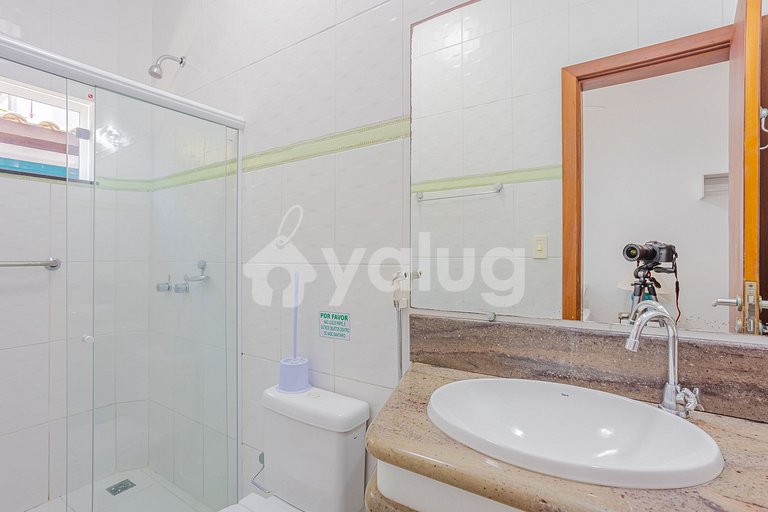 Casa 8 Dormitorios a 50m de la Playa - Guarajuba