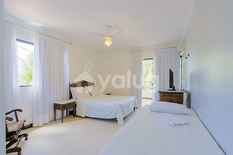 House 7 Bedrooms 50m from the Beach - Guarajuba