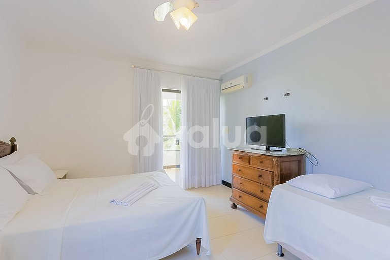 House 7 Bedrooms 50m from the Beach - Guarajuba