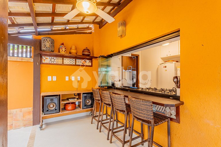 Beautiful 4-Suite House 300m from the Beach, Itacimirim