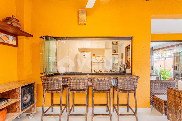 Preciosa casa de 4 suites a 300 m de la playa, Itacimirim.