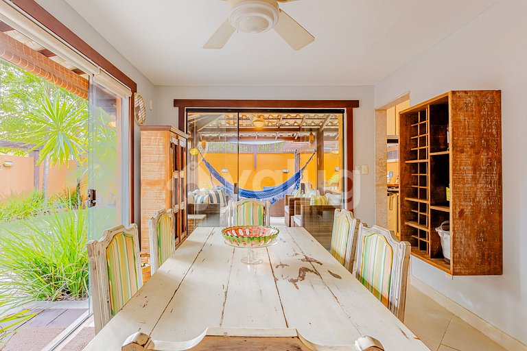 Beautiful 4-Suite House 300m from the Beach, Itacimirim