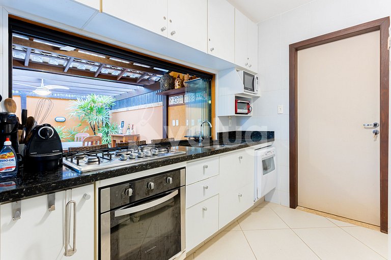 Linda Casa 4 Suítes a 300m da Praia, Itacimirim