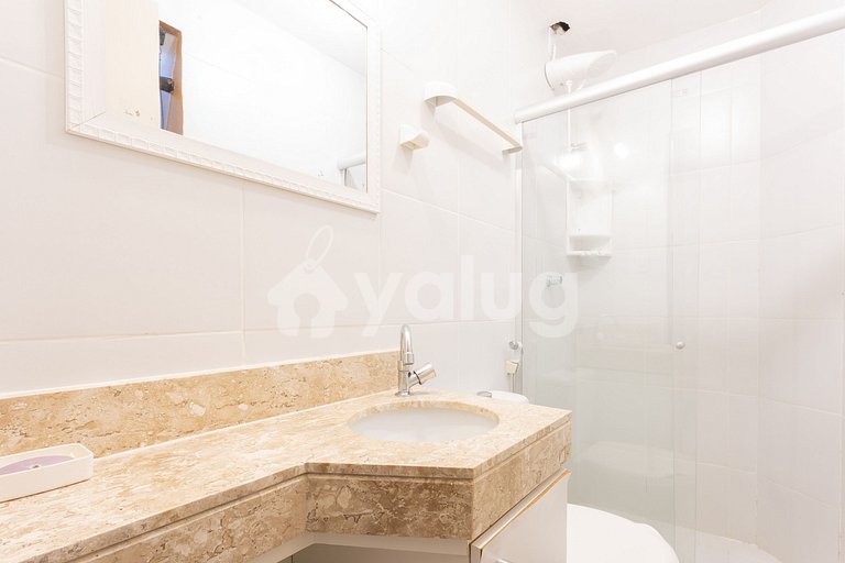 Beautiful 4-Suite House 300m from the Beach, Itacimirim