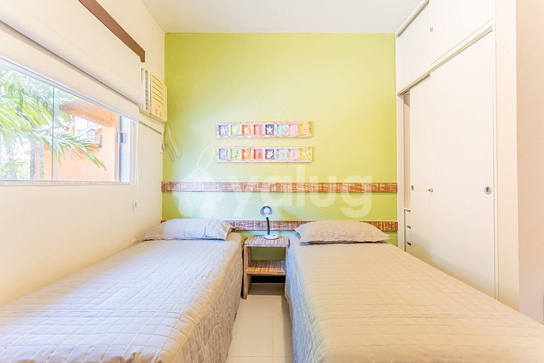 Beautiful 4-Suite House 300m from the Beach, Itacimirim