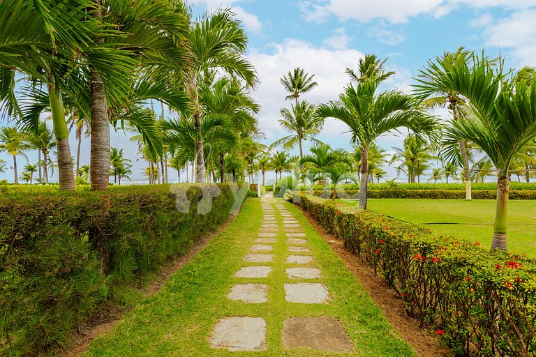 House 8 Suites 50m from the Beach with Maid Included Guaraju