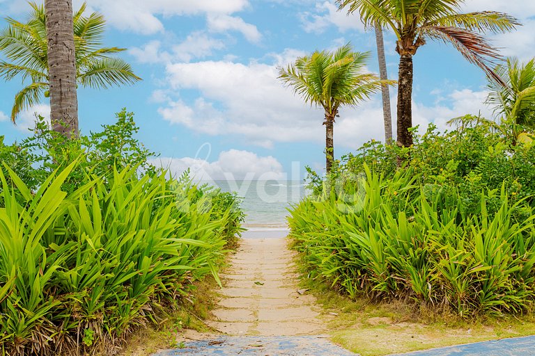 House 8 Suites 50m from the Beach with Maid Included Guaraju