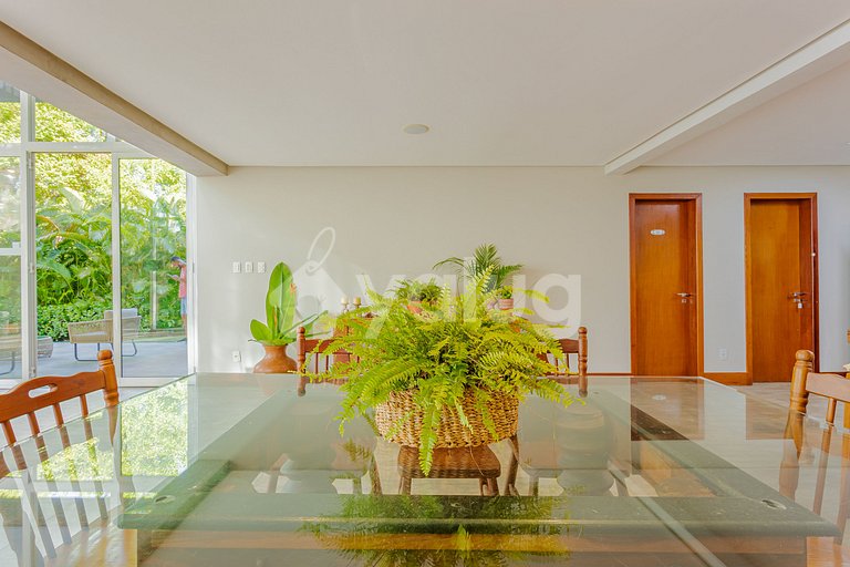 Excelente Casa 4 Suites con Piscina y Barbacoa