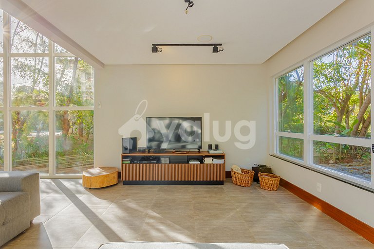 Excelente Casa 4 Suites con Piscina y Barbacoa