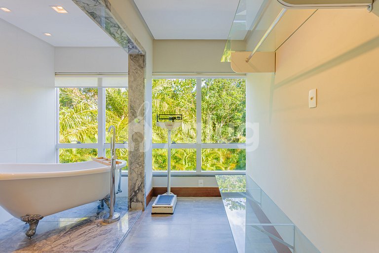 Excelente Casa 4 Suites con Piscina y Barbacoa
