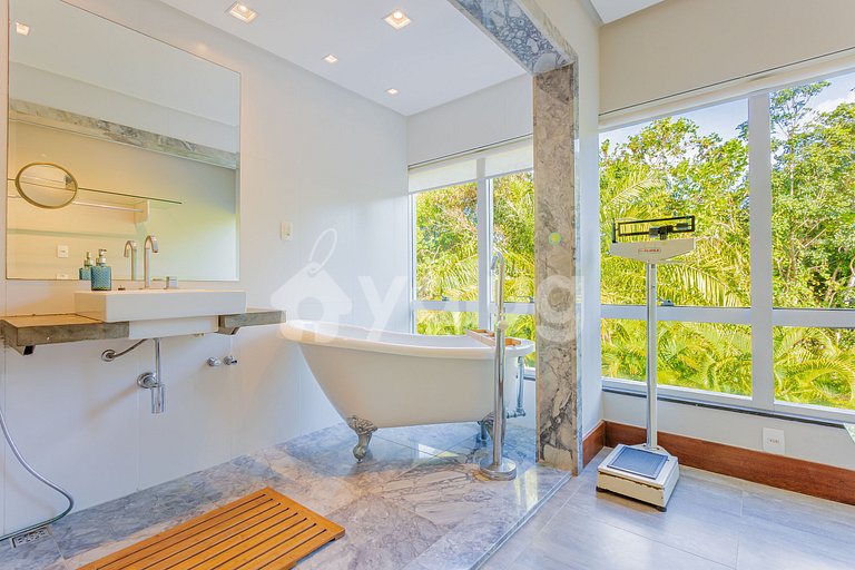 Excelente Casa 4 Suites con Piscina y Barbacoa