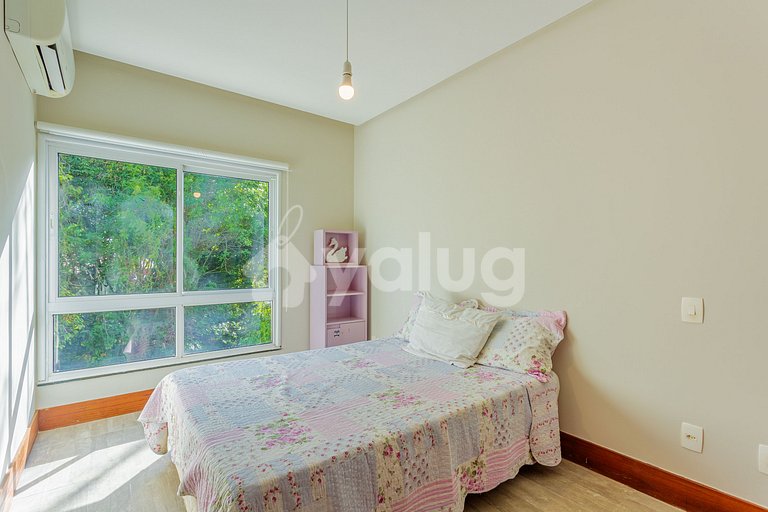 Excelente Casa 4 Suites con Piscina y Barbacoa
