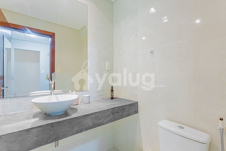 Excelente Casa 4 Suites con Piscina y Barbacoa