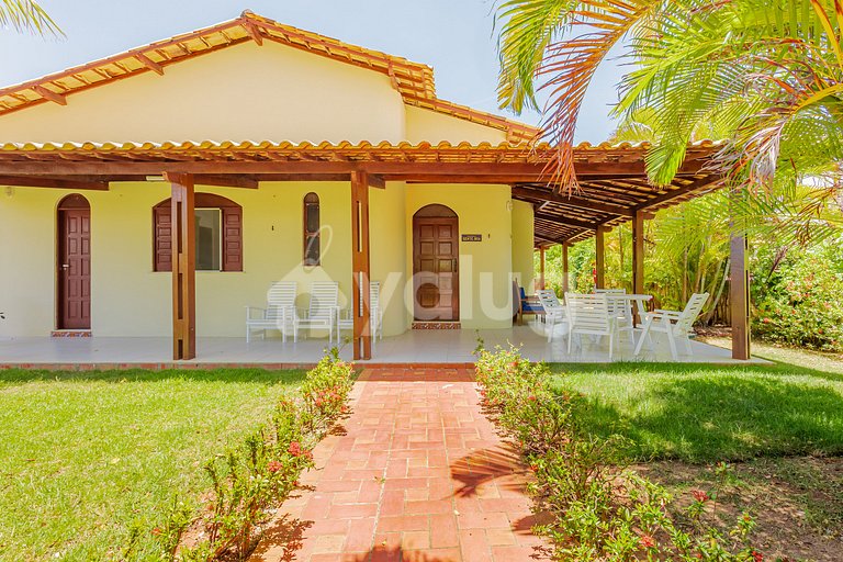Excelente Casa de 5 Dormitorios - Guarajuba