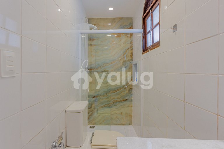Excelente Casa de 5 Dormitorios - Guarajuba