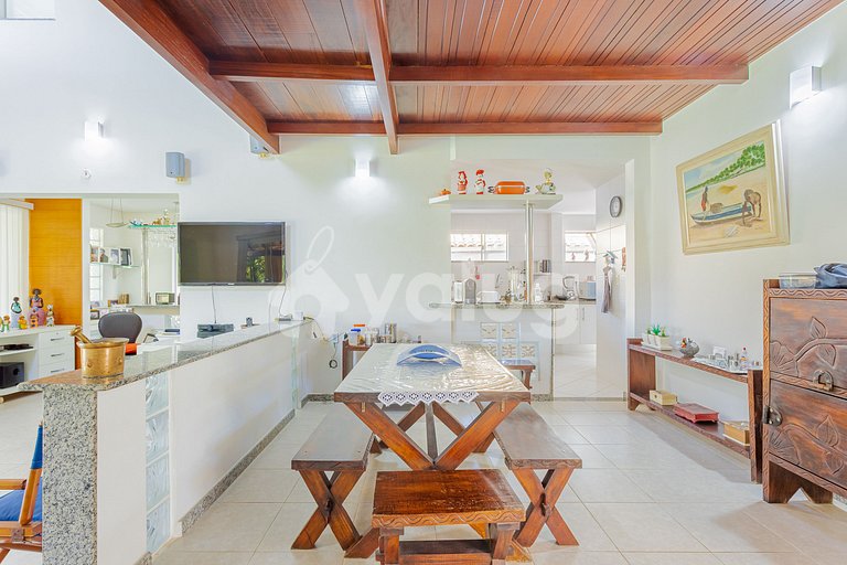 GB16 House 6 Suites 50m from the Beach - Cleaner Included