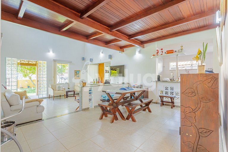 GB16 House 6 Suites 50m from the Beach - Cleaner Included