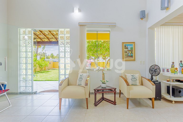 GB16 House 6 Suites 50m from the Beach - Cleaner Included