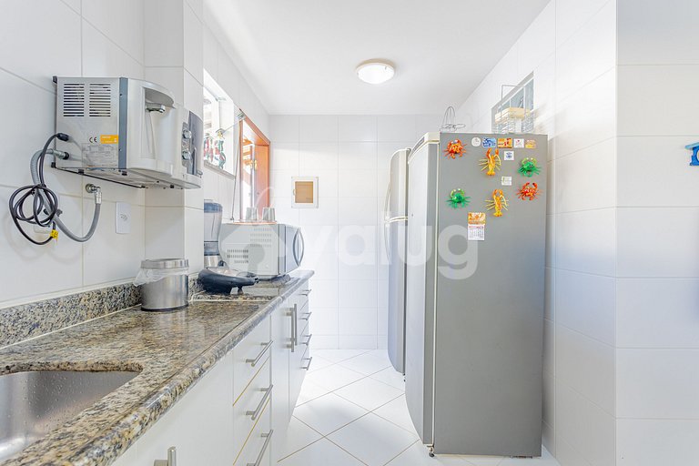 GB16 House 6 Suites 50m from the Beach - Cleaner Included