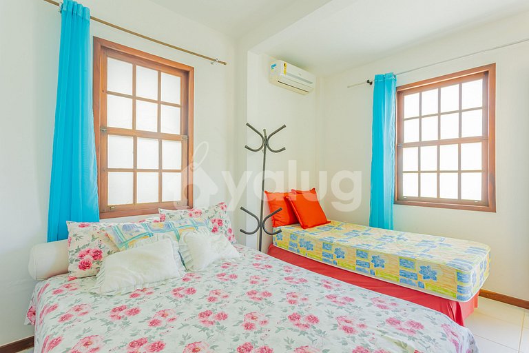 GB16 House 6 Suites 50m from the Beach - Cleaner Included