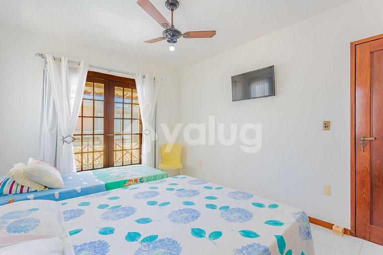 GB16 House 6 Suites 50m from the Beach - Cleaner Included