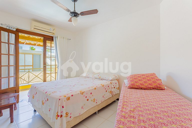 GB16 House 6 Suites 50m from the Beach - Cleaner Included
