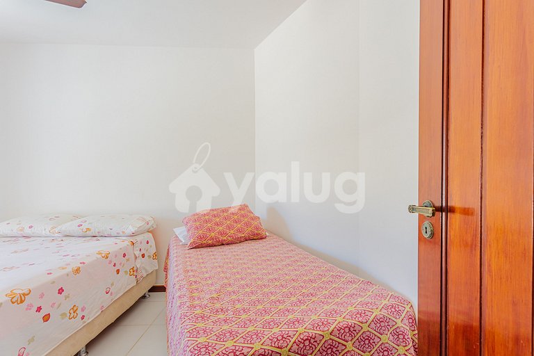 GB16 House 6 Suites 50m from the Beach - Cleaner Included