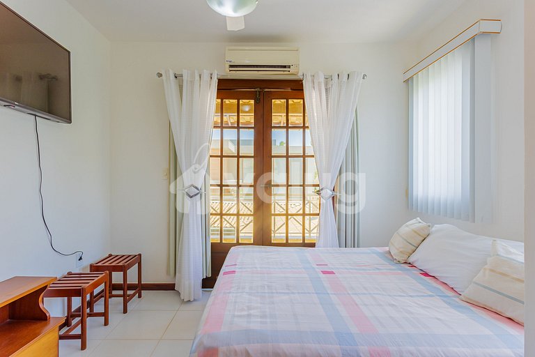 GB16 House 6 Suites 50m from the Beach - Cleaner Included