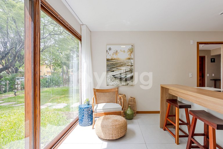 Modern and Cozy Apt 600m from the Beach