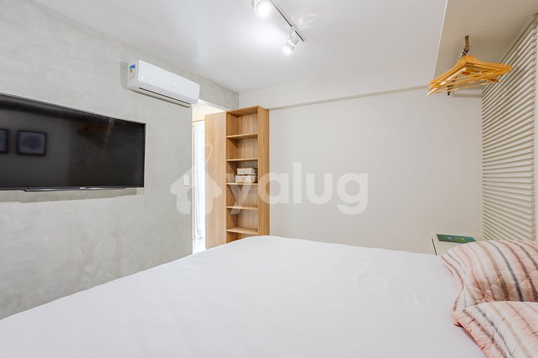 Modern and Cozy Apt 600m from the Beach
