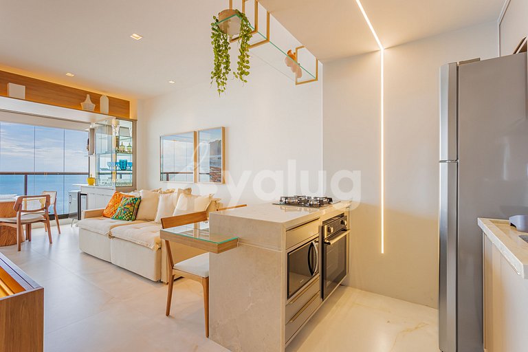 Bedroom and living room 150m from Farol da Barra Beach