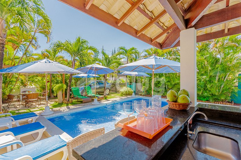 House 7 Bedrooms 50m from the Beach - Guarajuba