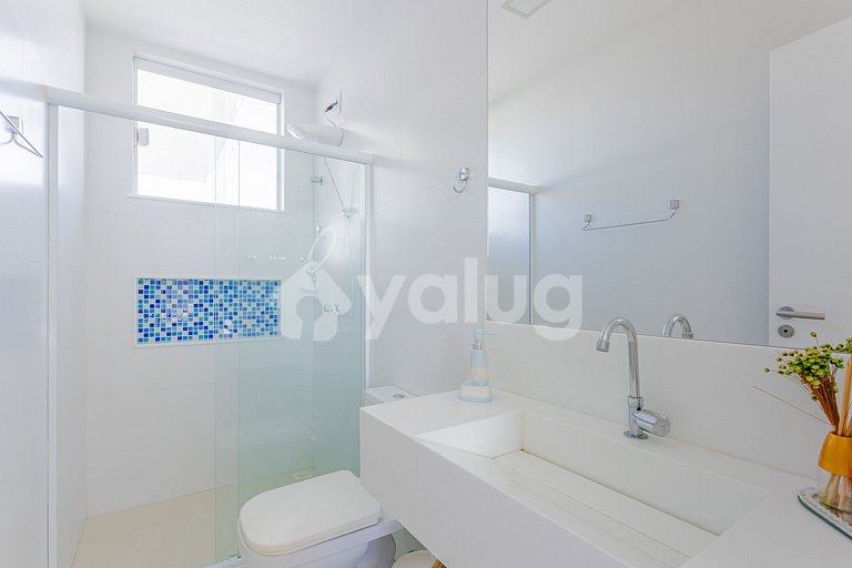 Excellent 7-Suite House 350m from the Beach