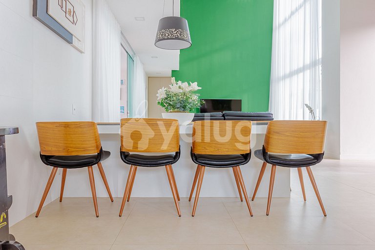 Excellent 7-Suite House 350m from the Beach