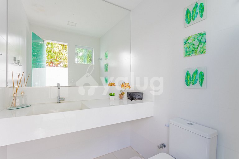Excellent 7-Suite House 350m from the Beach - Maid Included