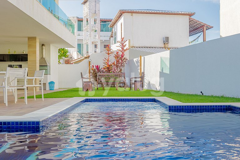 Excellent 7-Suite House 350m from the Beach