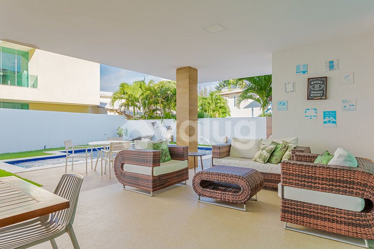 Excellent 7-Suite House 350m from the Beach