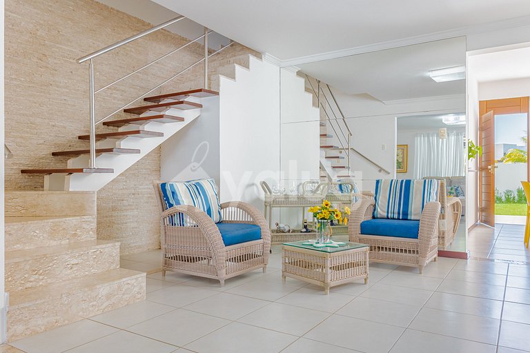 Excellent 4 Bedroom House 360m from Guarajuba Beach