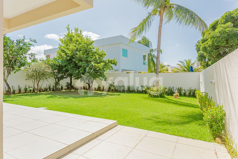 Excellent 4 Bedroom House 360m from Guarajuba Beach