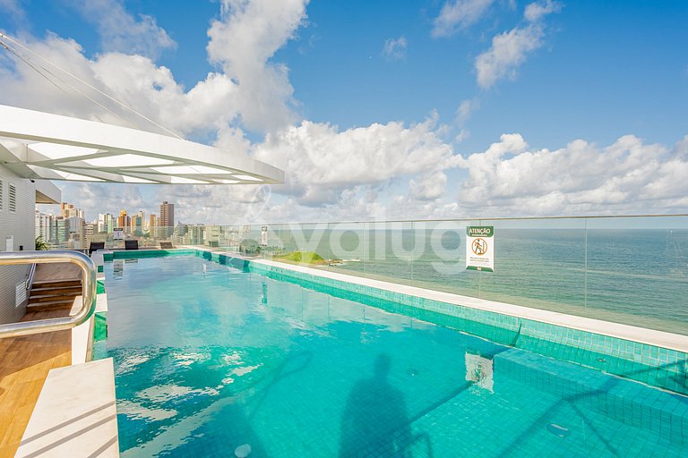 Bedroom and living room 150m from Farol da Barra Beach