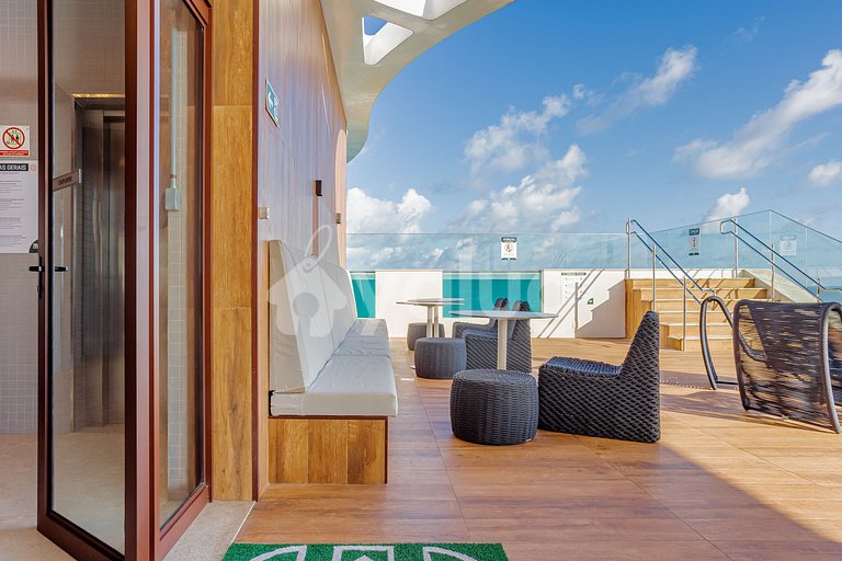 Bedroom and living room 150m from Farol da Barra Beach