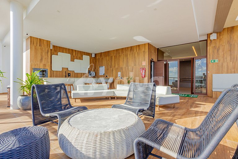 Bedroom and living room 150m from Farol da Barra Beach