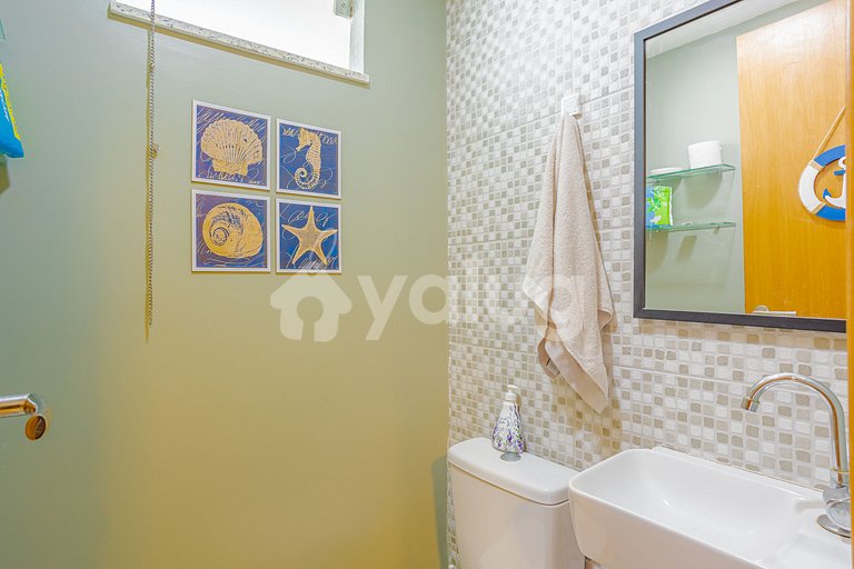 Wonderful 4-Suite Apartment, Right on the Beach, Itacimirim
