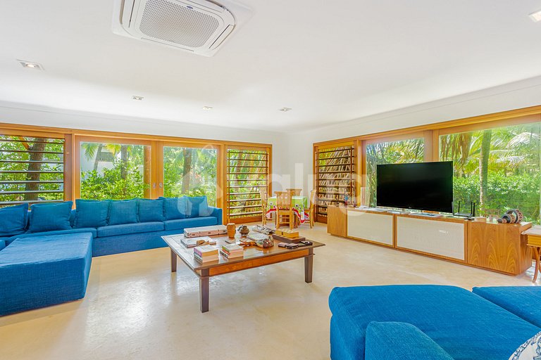 Excellent 4-Suite House, Right on the Beach - Busca Vida