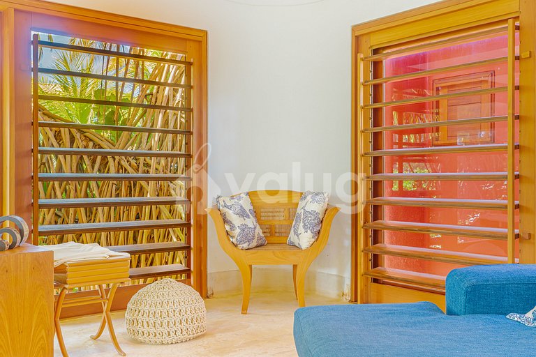 Excellent 4-Suite House, Right on the Beach - Busca Vida