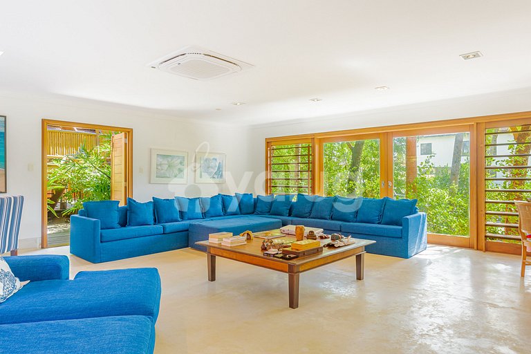 Excellent 4-Suite House, Right on the Beach - Busca Vida