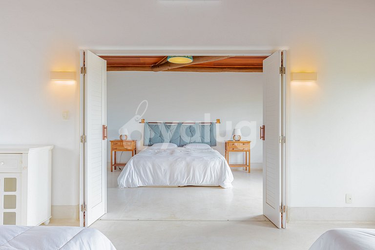 Excellent 7-Suite House, Right on the Beach - Busca Vida