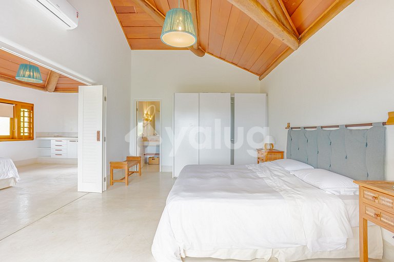 Excellent 7-Suite House, Right on the Beach - Busca Vida